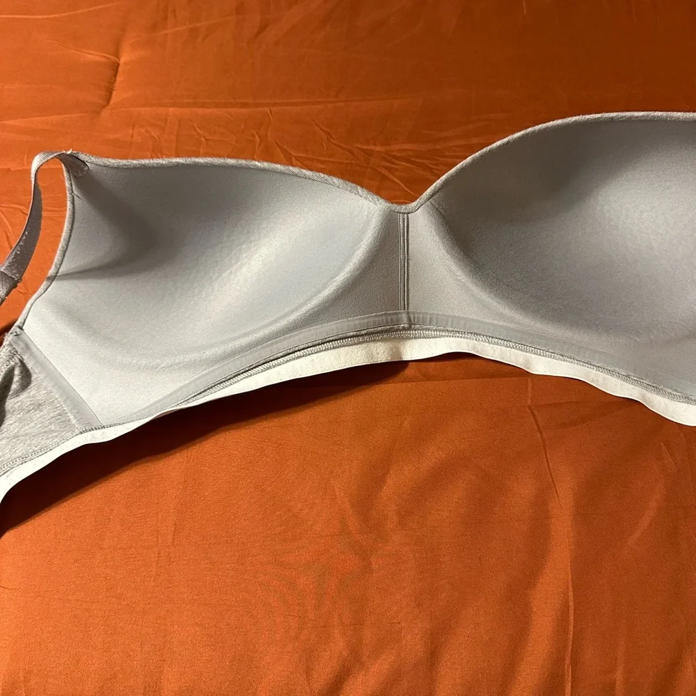 Victoria secret wireless T-shirt bra - Picture 4 of 4